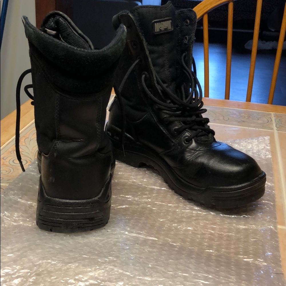 Boots, black, Magnum lace ups, Sz 7, good Cond